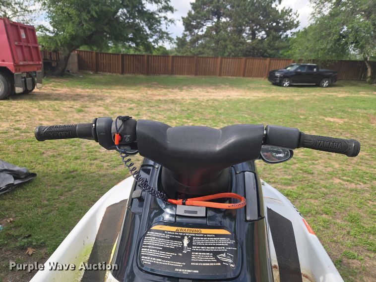 image for item ET5099 2001 Yamaha Wave Runner XL 800 personal watercraft