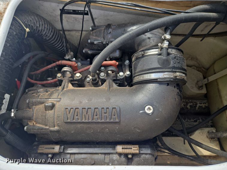 image for item ET5099 2001 Yamaha Wave Runner XL 800 personal watercraft