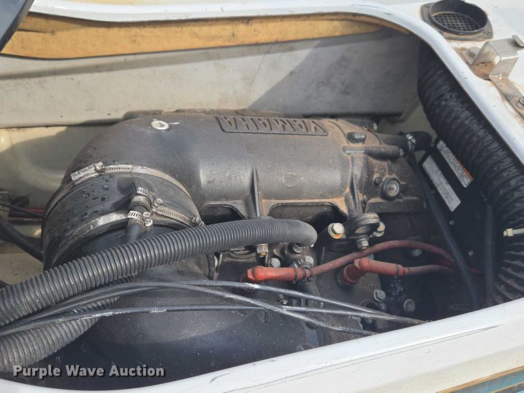 image for item ET5099 2001 Yamaha Wave Runner XL 800 personal watercraft