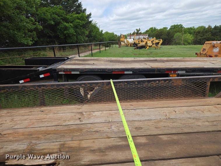 image for item ET5209 2008 Lamar equipment trailer