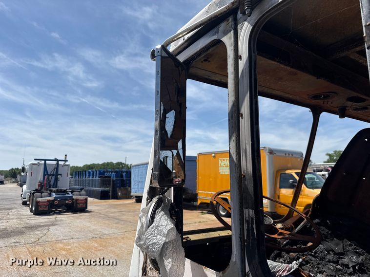 image for item ET6039 2013 Crane Carrier  refuse truck