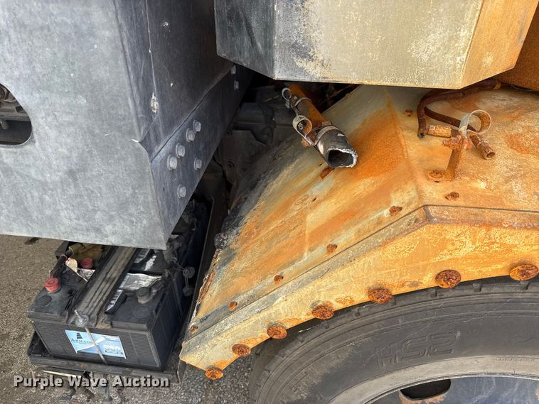 image for item ET6039 2013 Crane Carrier  refuse truck