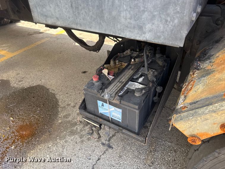 image for item ET6039 2013 Crane Carrier  refuse truck