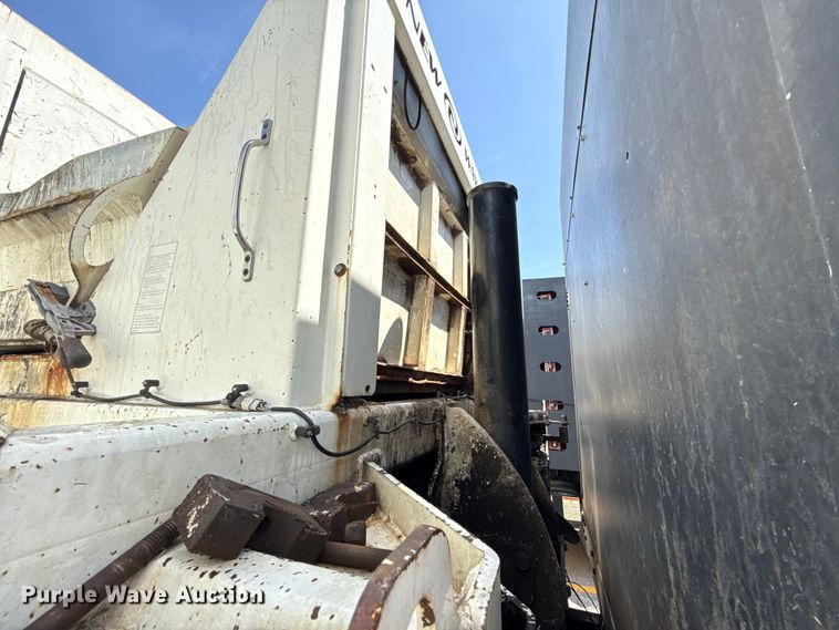 image for item ET6039 2013 Crane Carrier  refuse truck