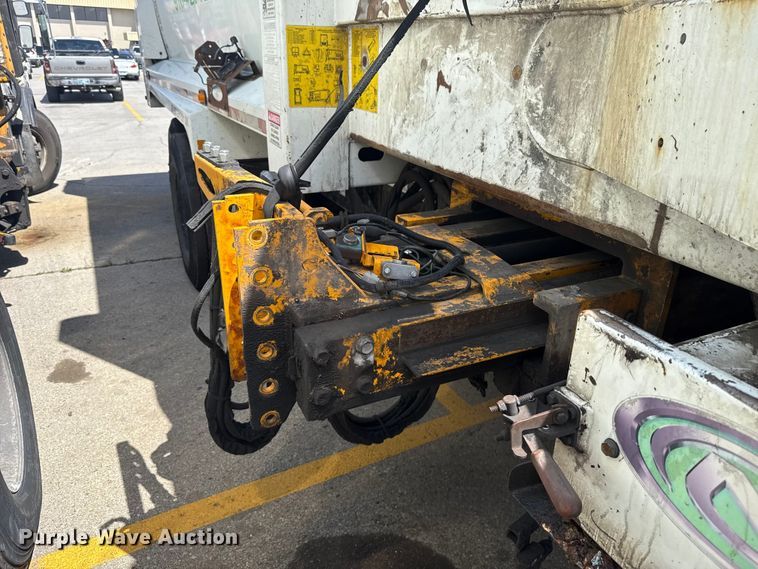 image for item ET6039 2013 Crane Carrier  refuse truck