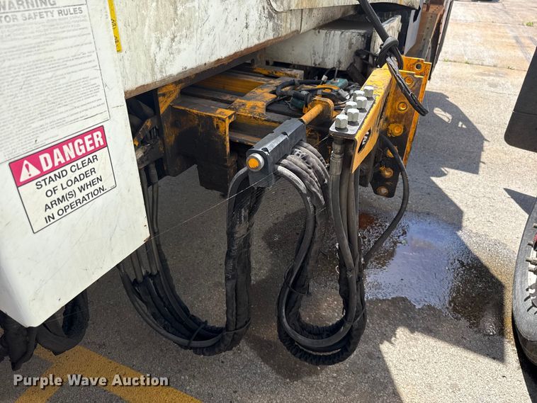 image for item ET6039 2013 Crane Carrier  refuse truck