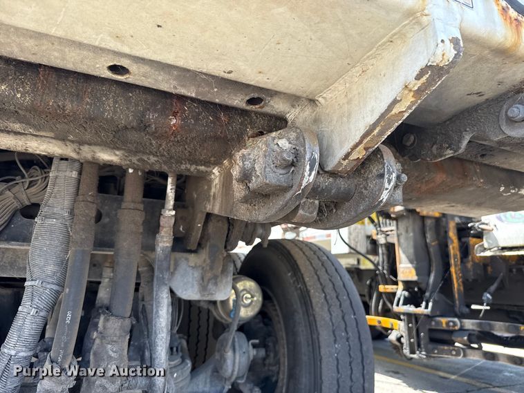 image for item ET6039 2013 Crane Carrier  refuse truck