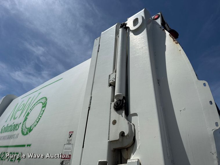 image for item ET6039 2013 Crane Carrier  refuse truck