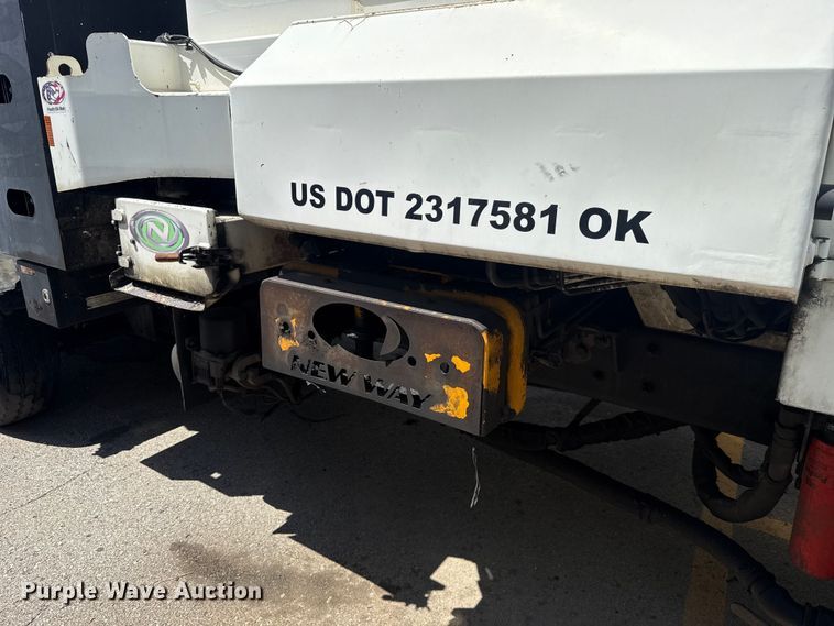 image for item ET6039 2013 Crane Carrier  refuse truck