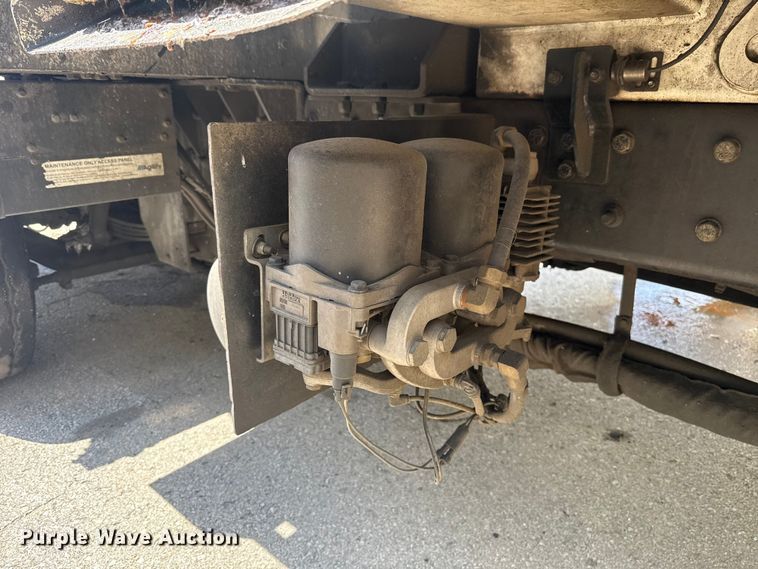 image for item ET6039 2013 Crane Carrier  refuse truck