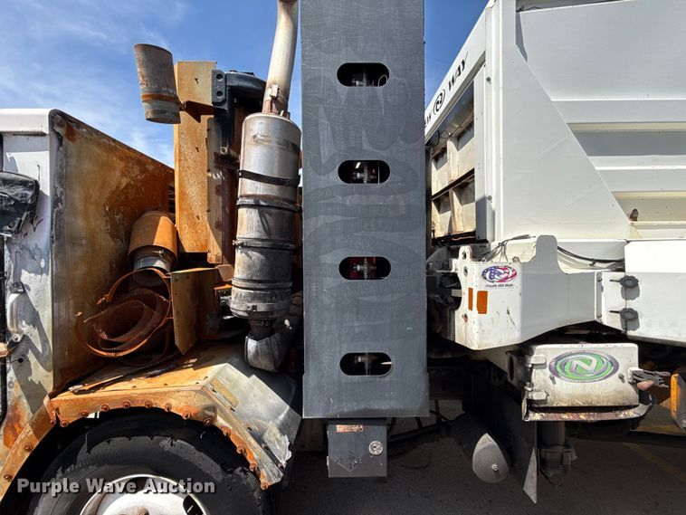 image for item ET6039 2013 Crane Carrier  refuse truck