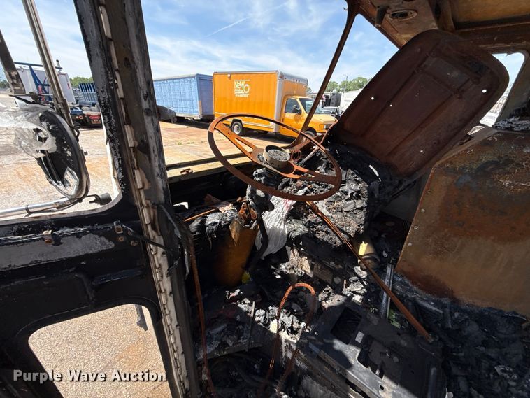 image for item ET6039 2013 Crane Carrier  refuse truck