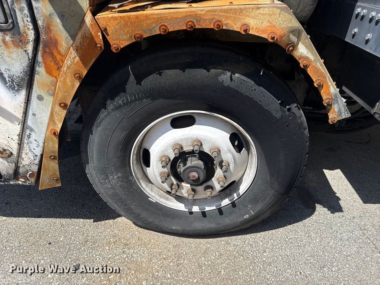 image for item ET6039 2013 Crane Carrier  refuse truck