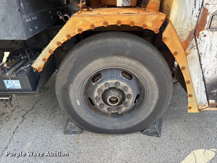 image for item ET6039 2013 Crane Carrier  refuse truck