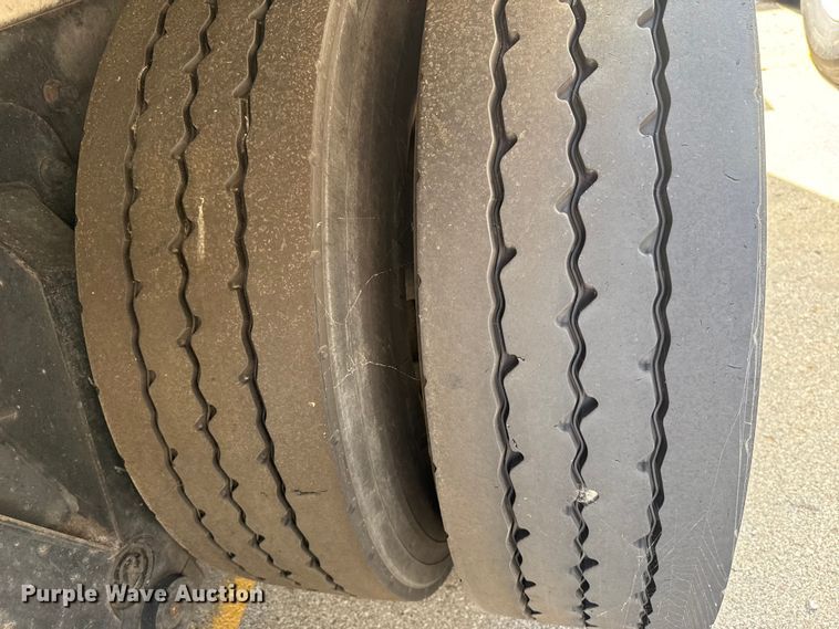 image for item ET6039 2013 Crane Carrier  refuse truck