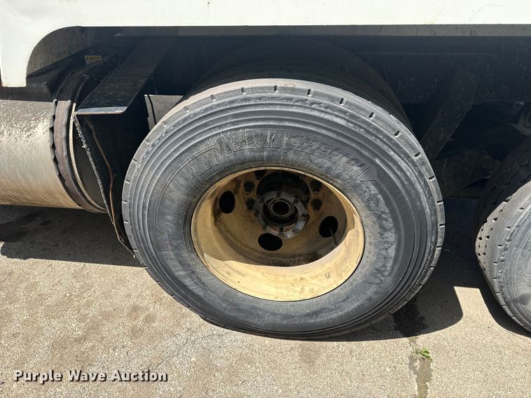 image for item ET6039 2013 Crane Carrier  refuse truck