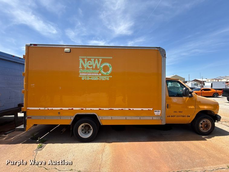 image for item ET6040 2003 Ford E450 box truck