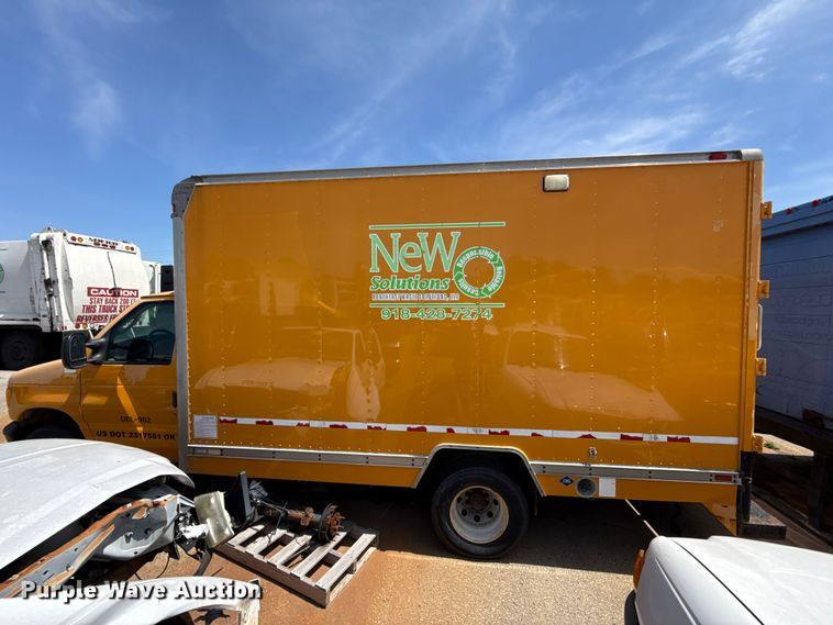 image for item ET6040 2003 Ford E450 box truck