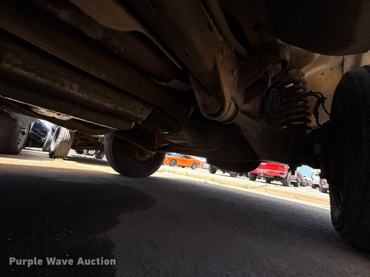 image for item ET6040 2003 Ford E450 box truck