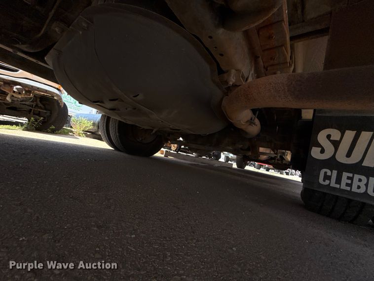 image for item ET6040 2003 Ford E450 box truck