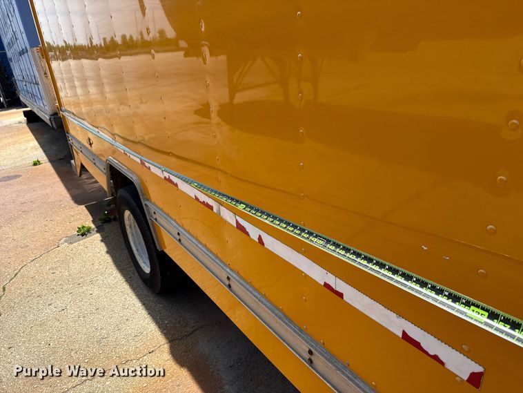 image for item ET6040 2003 Ford E450 box truck