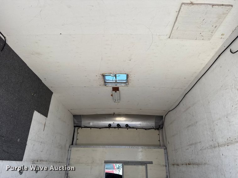 image for item ET6040 2003 Ford E450 box truck