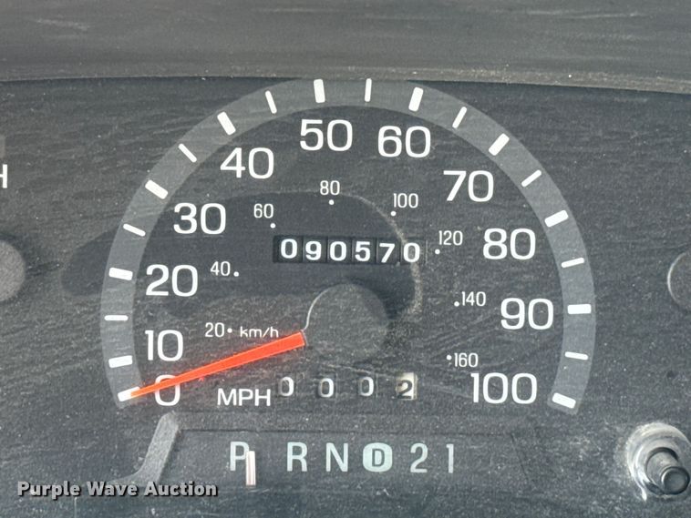 image for item ET6040 2003 Ford E450 box truck