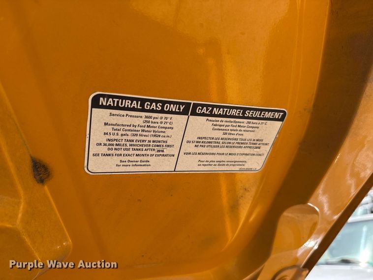 image for item ET6040 2003 Ford E450 box truck