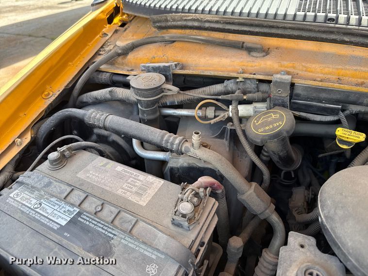 image for item ET6040 2003 Ford E450 box truck