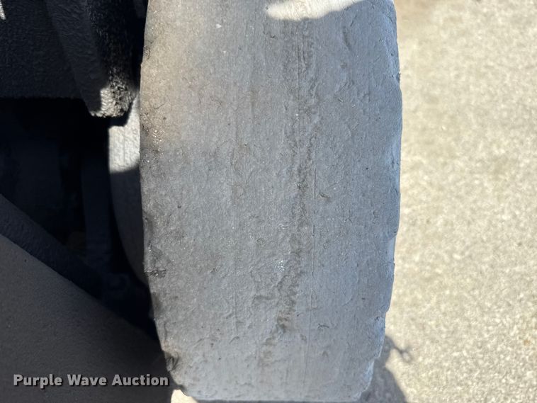 image for item ET6045 Yale GLP050TGEVAE086 forklift