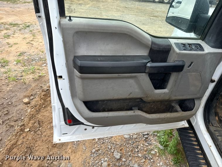 image for item ET6065 2019 Ford F150 Ext. Cab pickup truck
