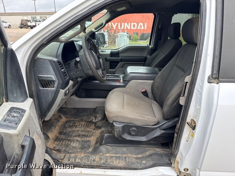 image for item ET6065 2019 Ford F150 Ext. Cab pickup truck