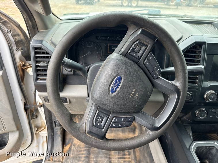 image for item ET6065 2019 Ford F150 Ext. Cab pickup truck