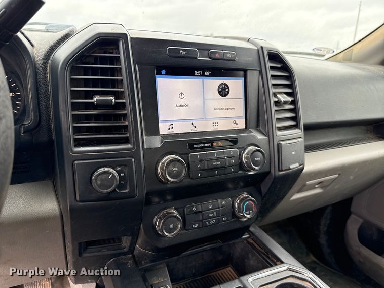 image for item ET6065 2019 Ford F150 Ext. Cab pickup truck