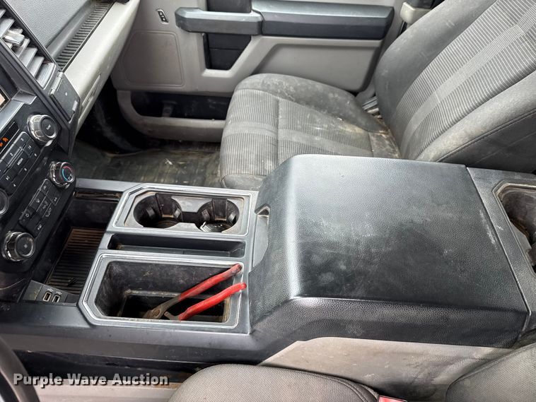 image for item ET6065 2019 Ford F150 Ext. Cab pickup truck