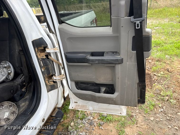 image for item ET6065 2019 Ford F150 Ext. Cab pickup truck