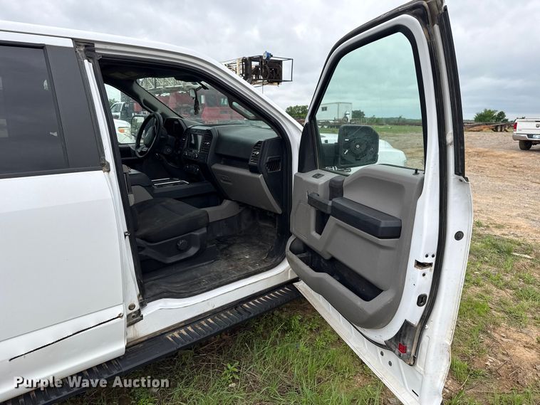 image for item ET6065 2019 Ford F150 Ext. Cab pickup truck
