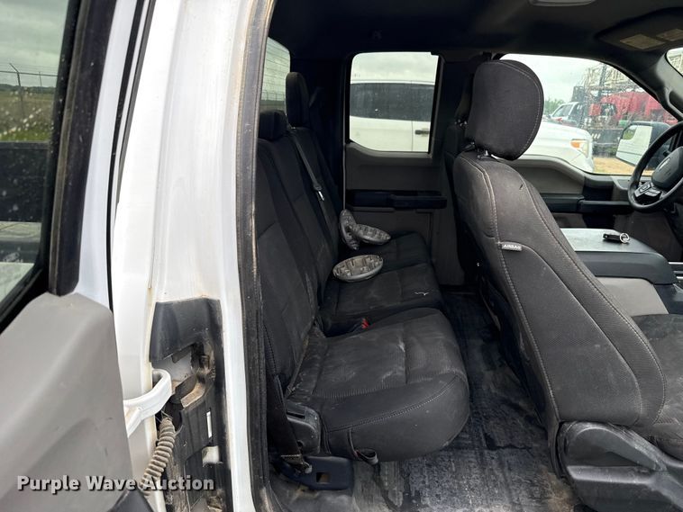 image for item ET6065 2019 Ford F150 Ext. Cab pickup truck