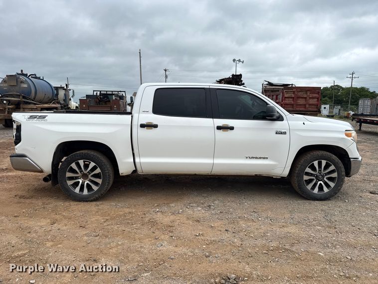 image for item ET6066 2014 Toyota Tundra Crew Cab pickup truck
