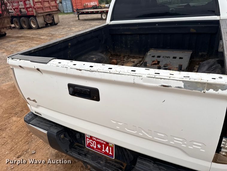 image for item ET6066 2014 Toyota Tundra Crew Cab pickup truck