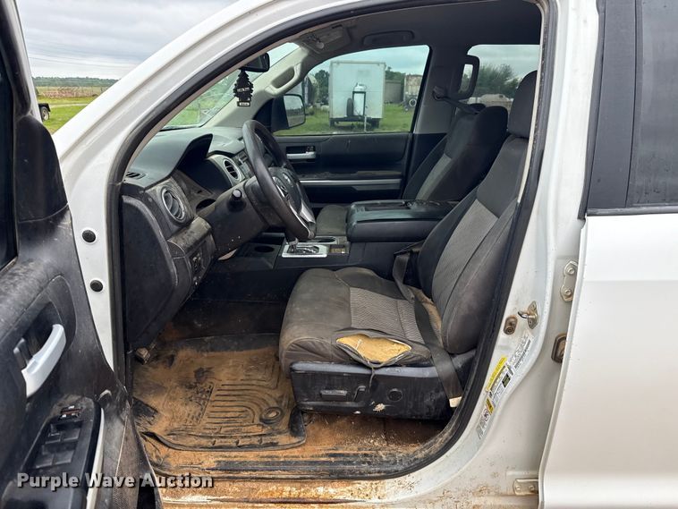 image for item ET6066 2014 Toyota Tundra Crew Cab pickup truck