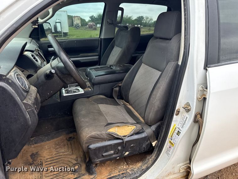 image for item ET6066 2014 Toyota Tundra Crew Cab pickup truck