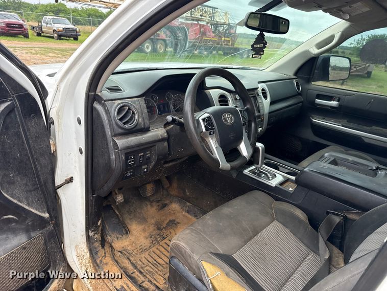 image for item ET6066 2014 Toyota Tundra Crew Cab pickup truck