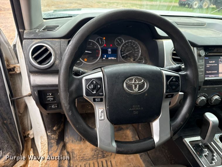 image for item ET6066 2014 Toyota Tundra Crew Cab pickup truck