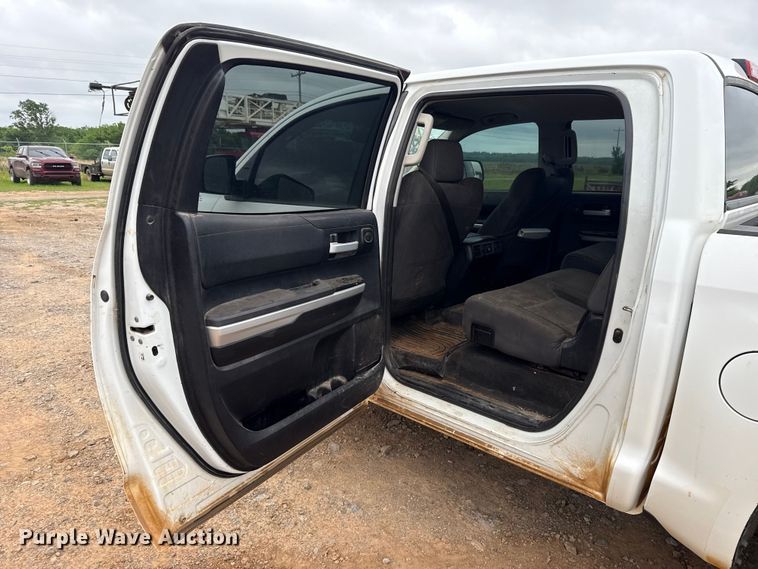 image for item ET6066 2014 Toyota Tundra Crew Cab pickup truck