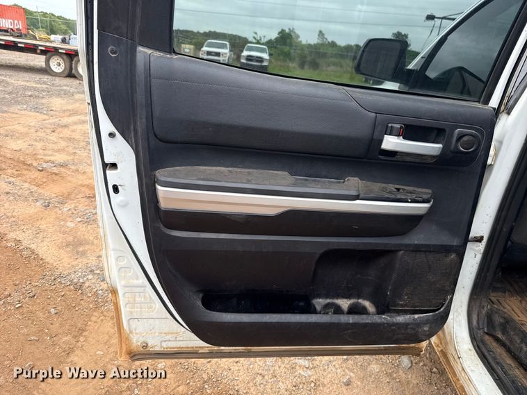 image for item ET6066 2014 Toyota Tundra Crew Cab pickup truck