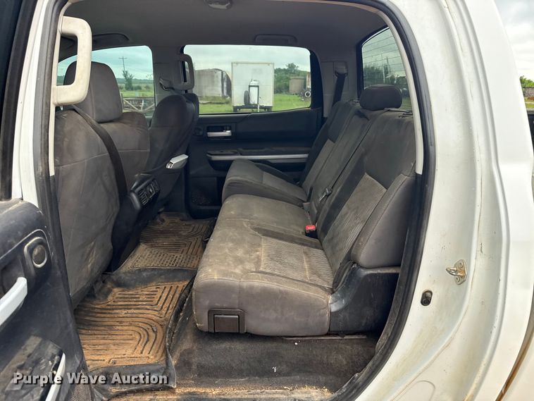 image for item ET6066 2014 Toyota Tundra Crew Cab pickup truck