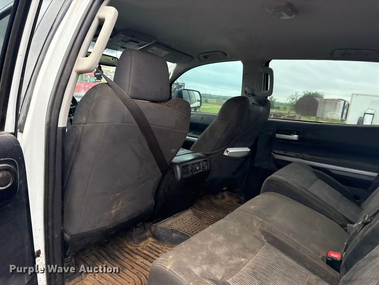 image for item ET6066 2014 Toyota Tundra Crew Cab pickup truck
