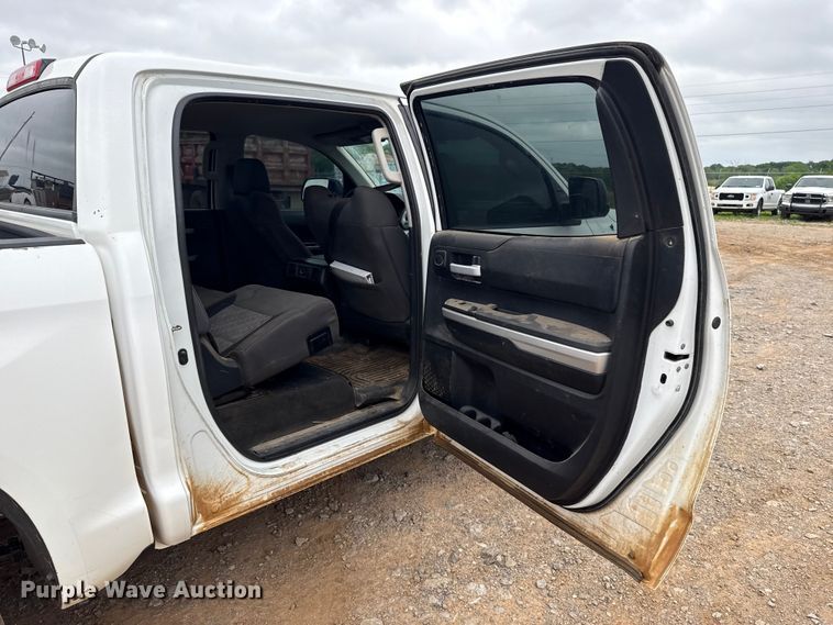 image for item ET6066 2014 Toyota Tundra Crew Cab pickup truck