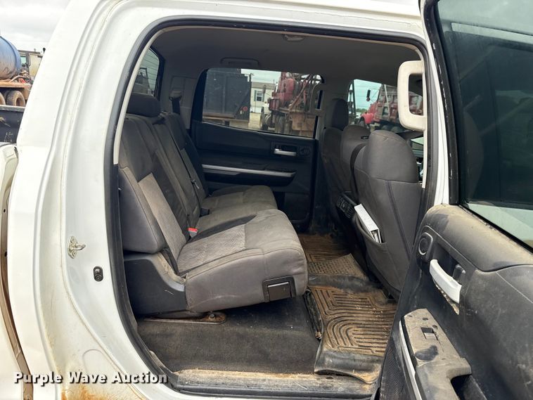 image for item ET6066 2014 Toyota Tundra Crew Cab pickup truck